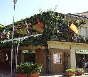 Lastra Bed & Car Hotel